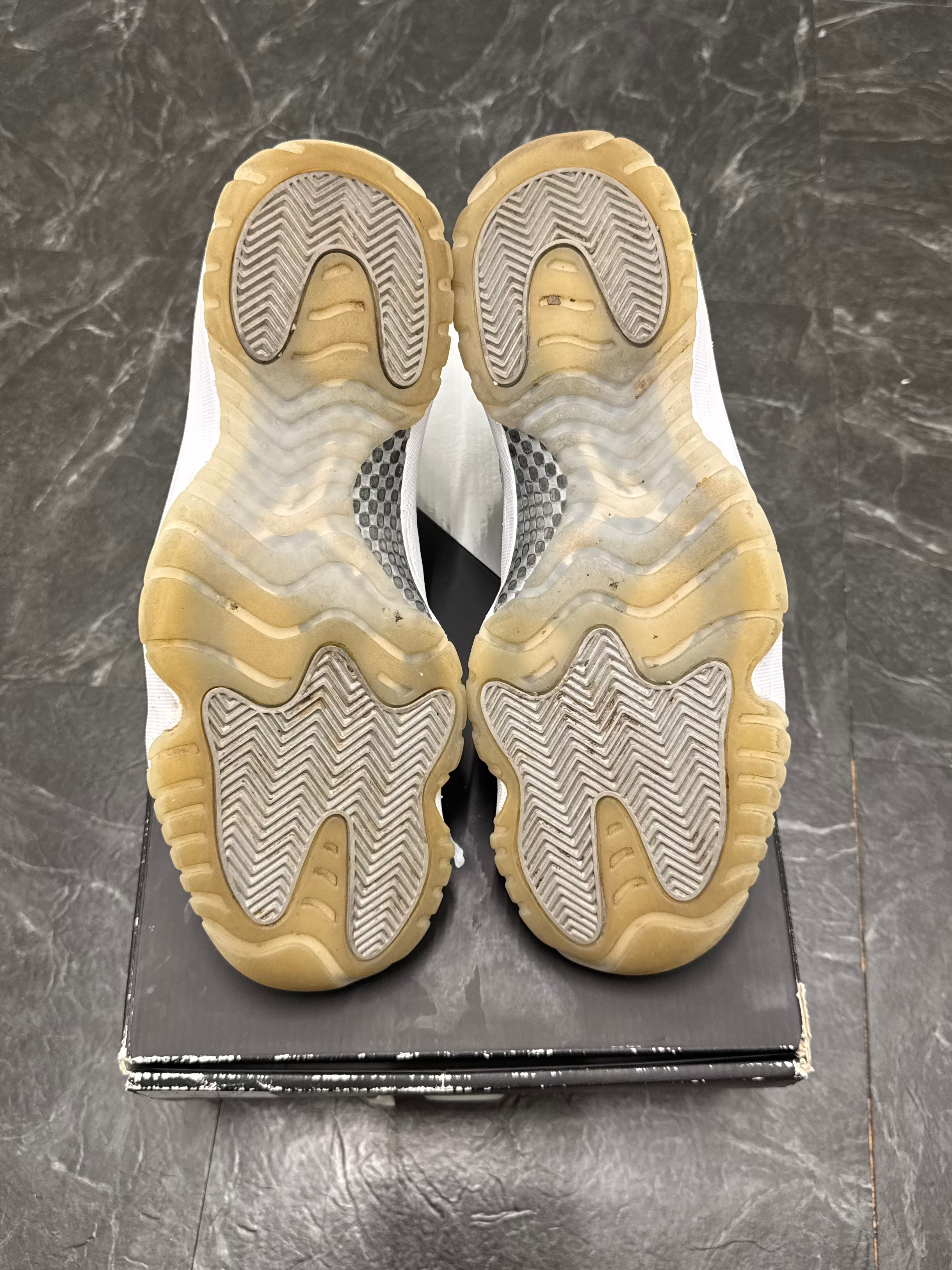 Jordan 11 Jubilee 25th Anniversary SZ: 11M - Pre-Owned