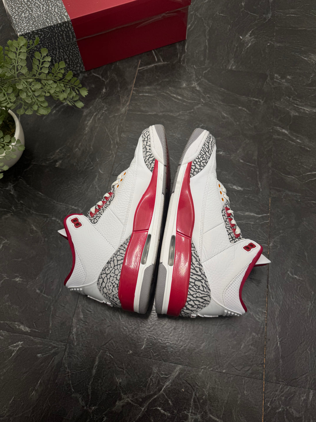 Jordan 3 Cardinal Red SZ: 11M - Pre-Owned
