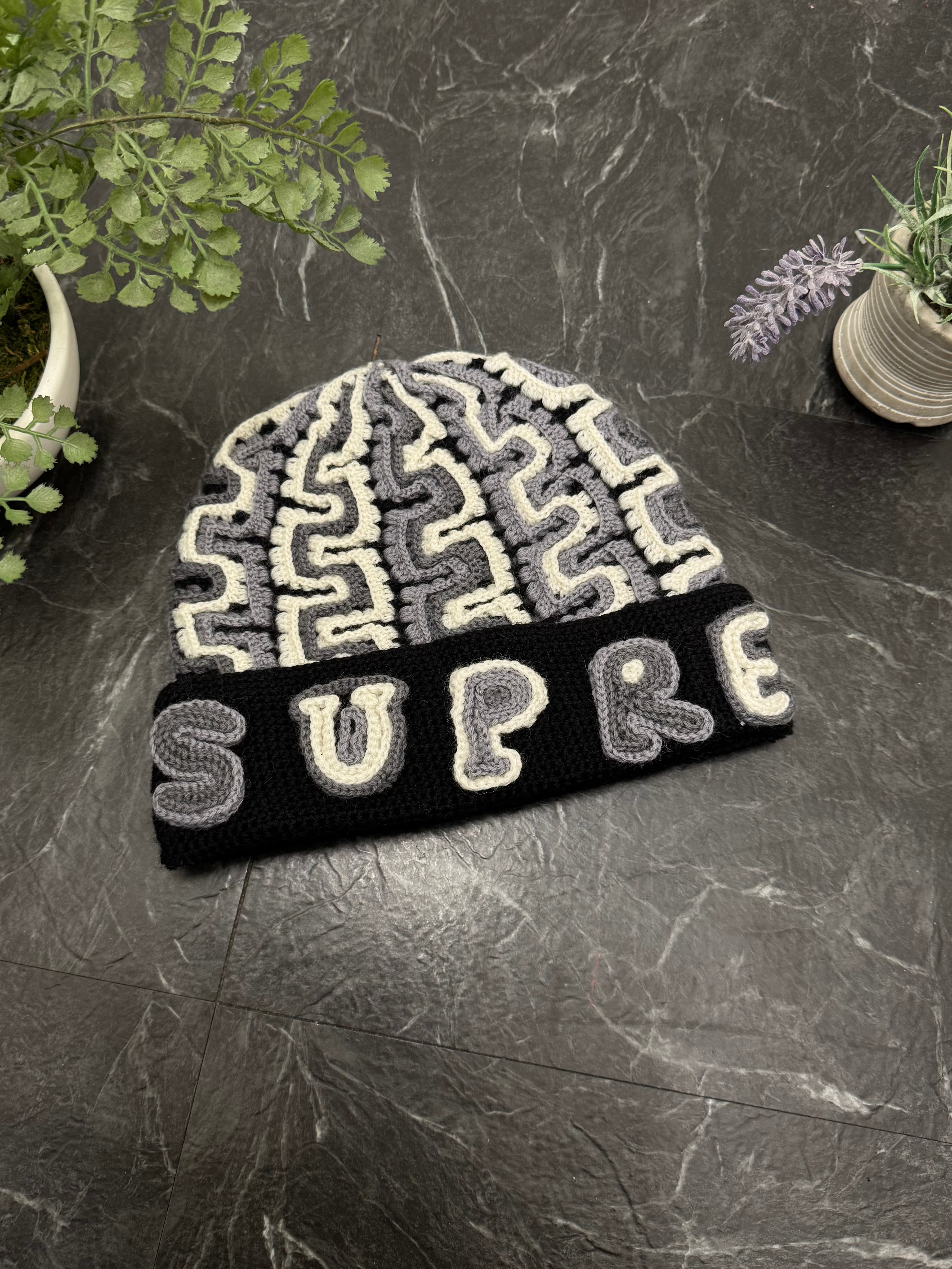 Supreme Yarn Appliqué Beanie - New