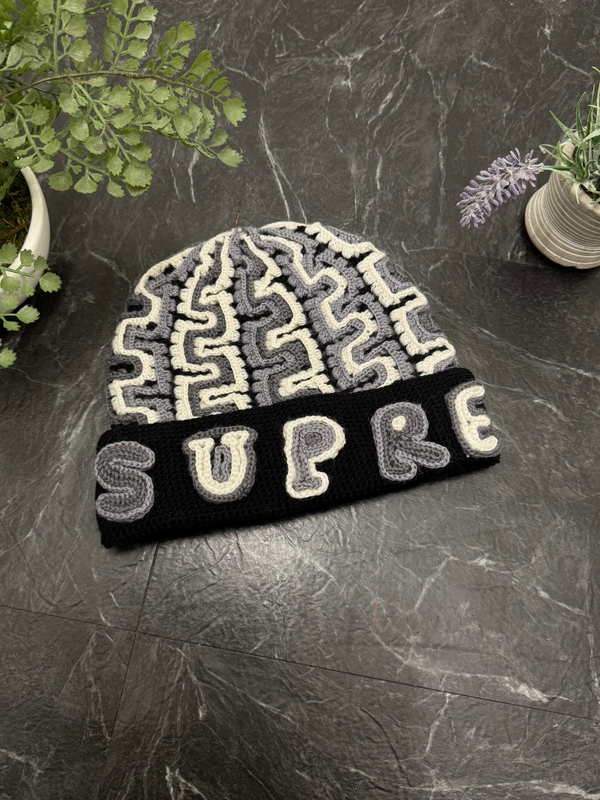 Supreme Yarn Appliqué Beanie - New