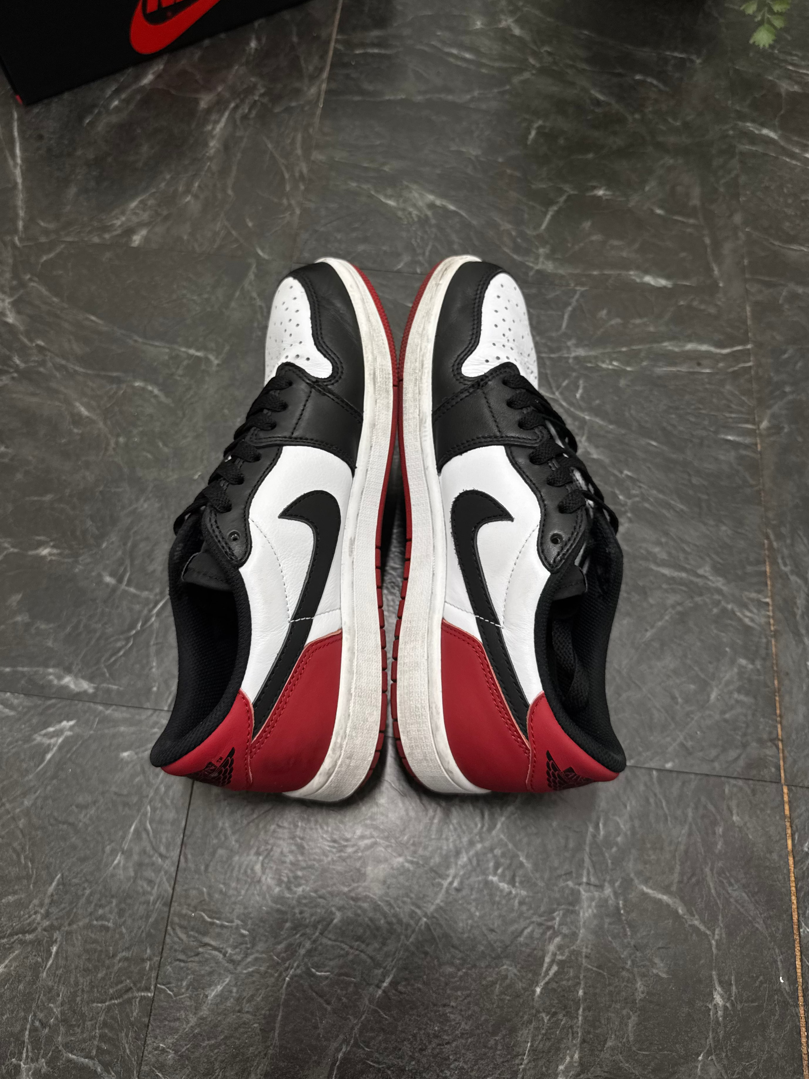 SALE - Jordan 1 Low OG Black Toe SZ: 8M - Pre-Owned