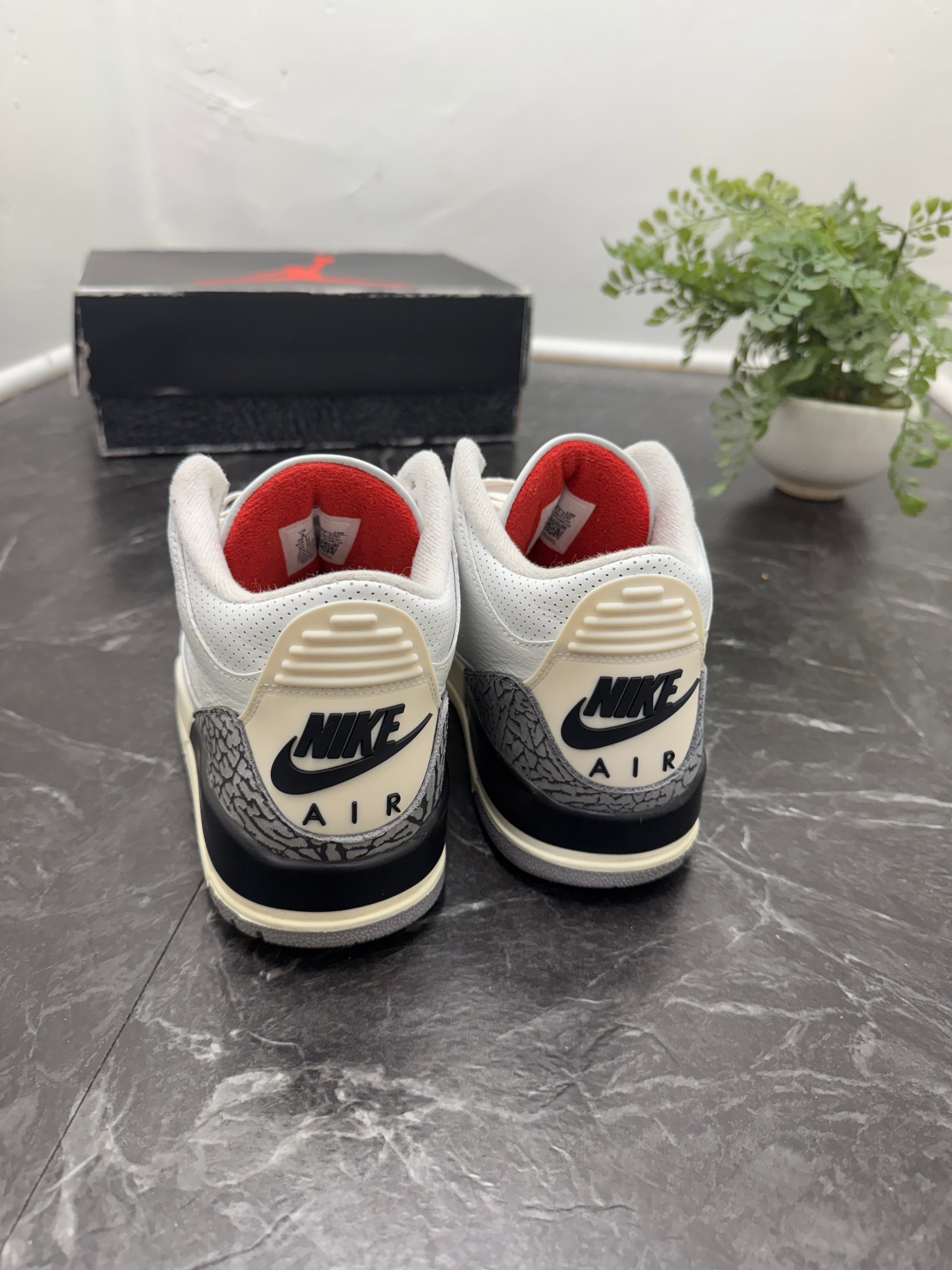 Jordan 3 White Cement Reimagined SZ: 8M - Pre-Owned